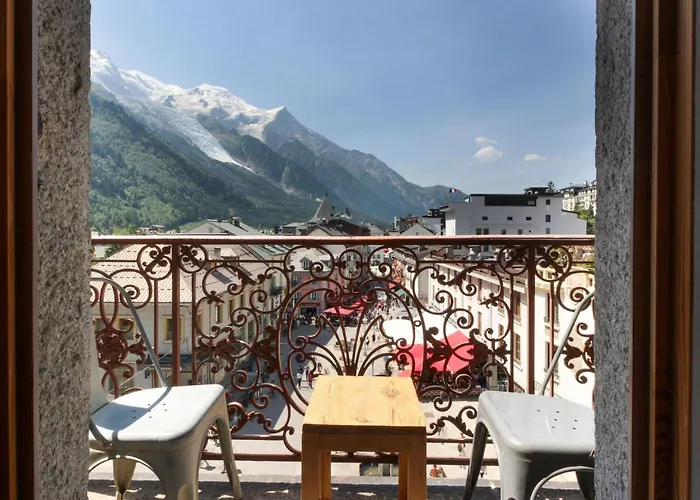 Nook 42 - The Loft - 2br W/ Balcony Views * شامونكس