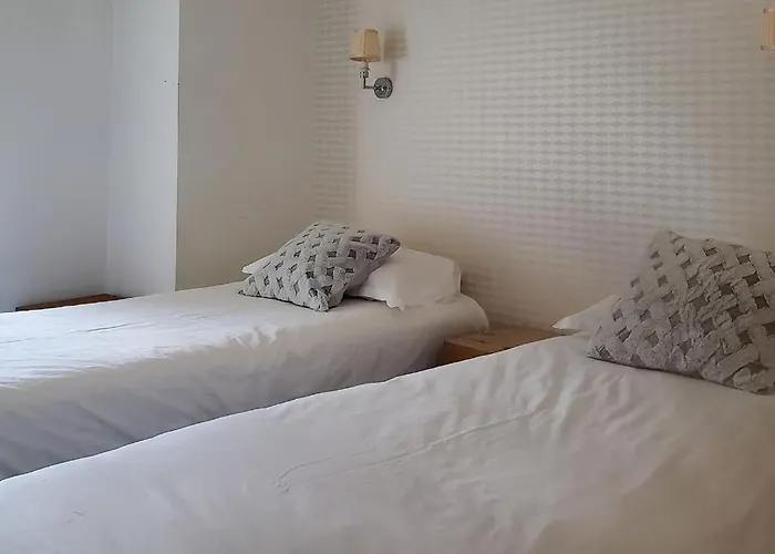 Nook 42 - The Loft - 2br W/ Balcony Views *