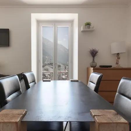 Nook 42 - The Loft - 2br W/ Balcony Views * シャモニー